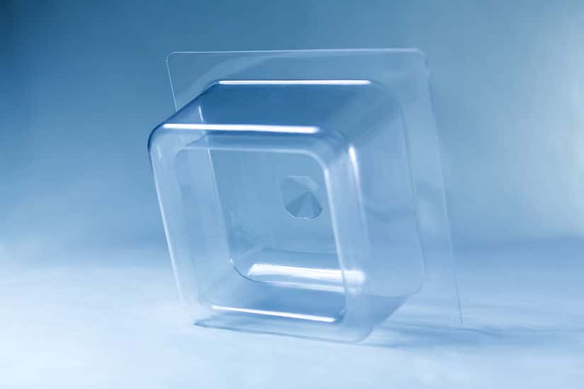 Mycelium Mold Growth Form - Plant pot Heavy Duty (Reusable) 2 A clear plastic clamshell packaging displays the Mycelium Mould Growth Form - Plant Pot Heavy Duty (Reusable) against a light blue background.