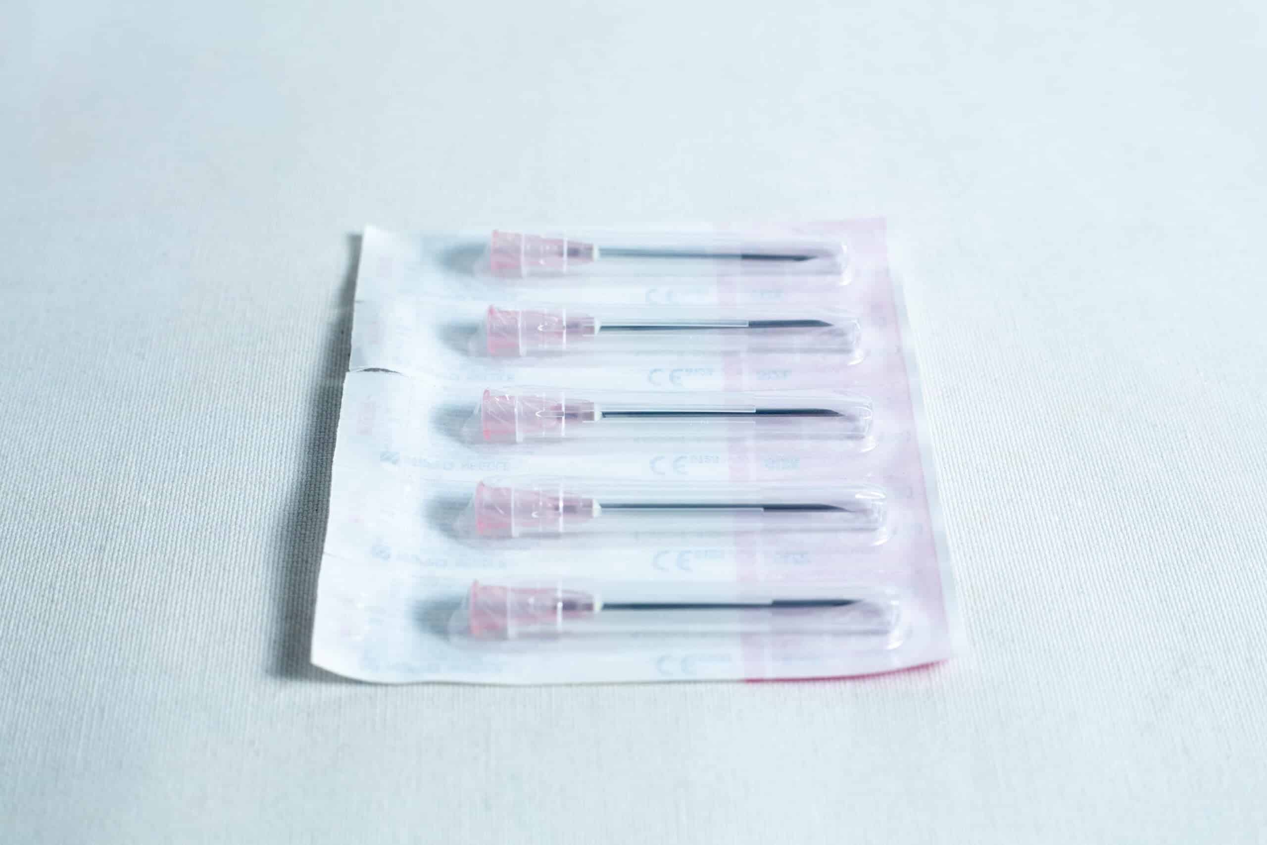 Slime mold kit - Physarum polycephalum 10 A box of 100 sterile 18G hypodermic needles—perfect for those seeking 18g needle supplies for safe and hygienic use.