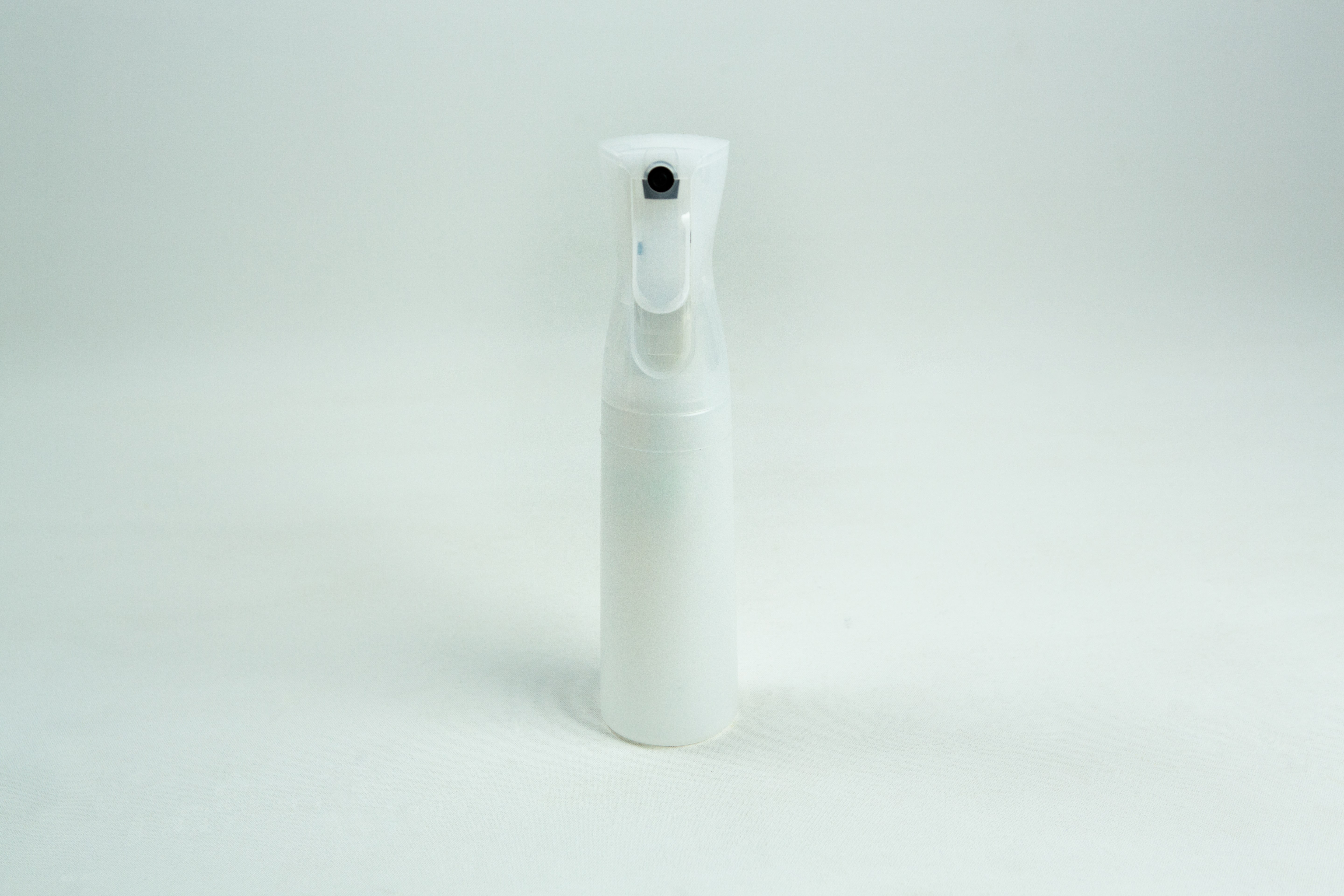 Monotub mushroom growing kit- Max Yield Bins 10 A 300ml Spray Bottle Atomiser Mushroom Fine Mist stands upright on a plain white background, featuring a durable spray mechanism.