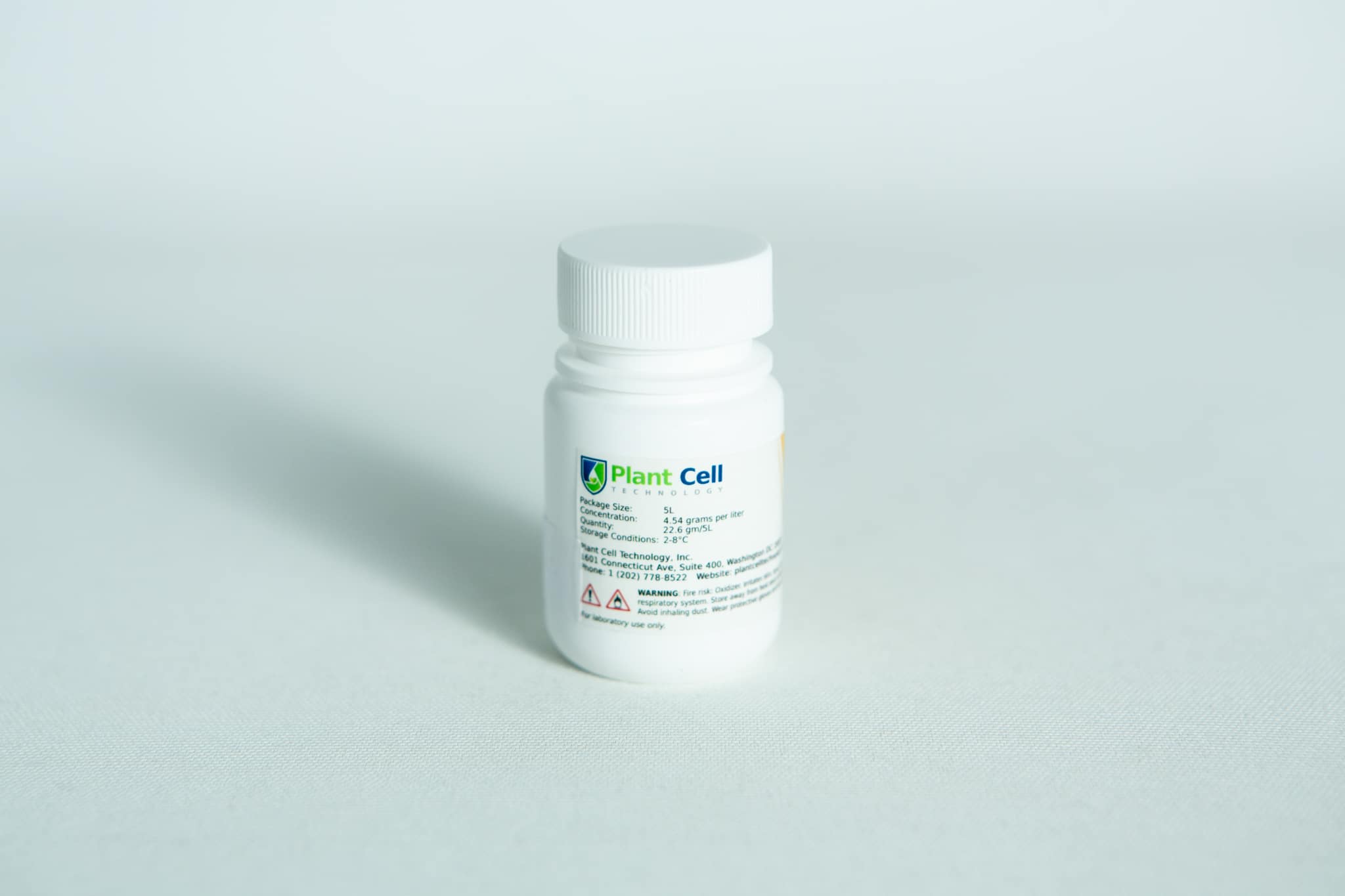 Plant Cell Tissue Culture Starter Kit 7 A white plastic bottle labelled “Plant Cell Tissue Culture Starter Kit” sits on a plain white surface.