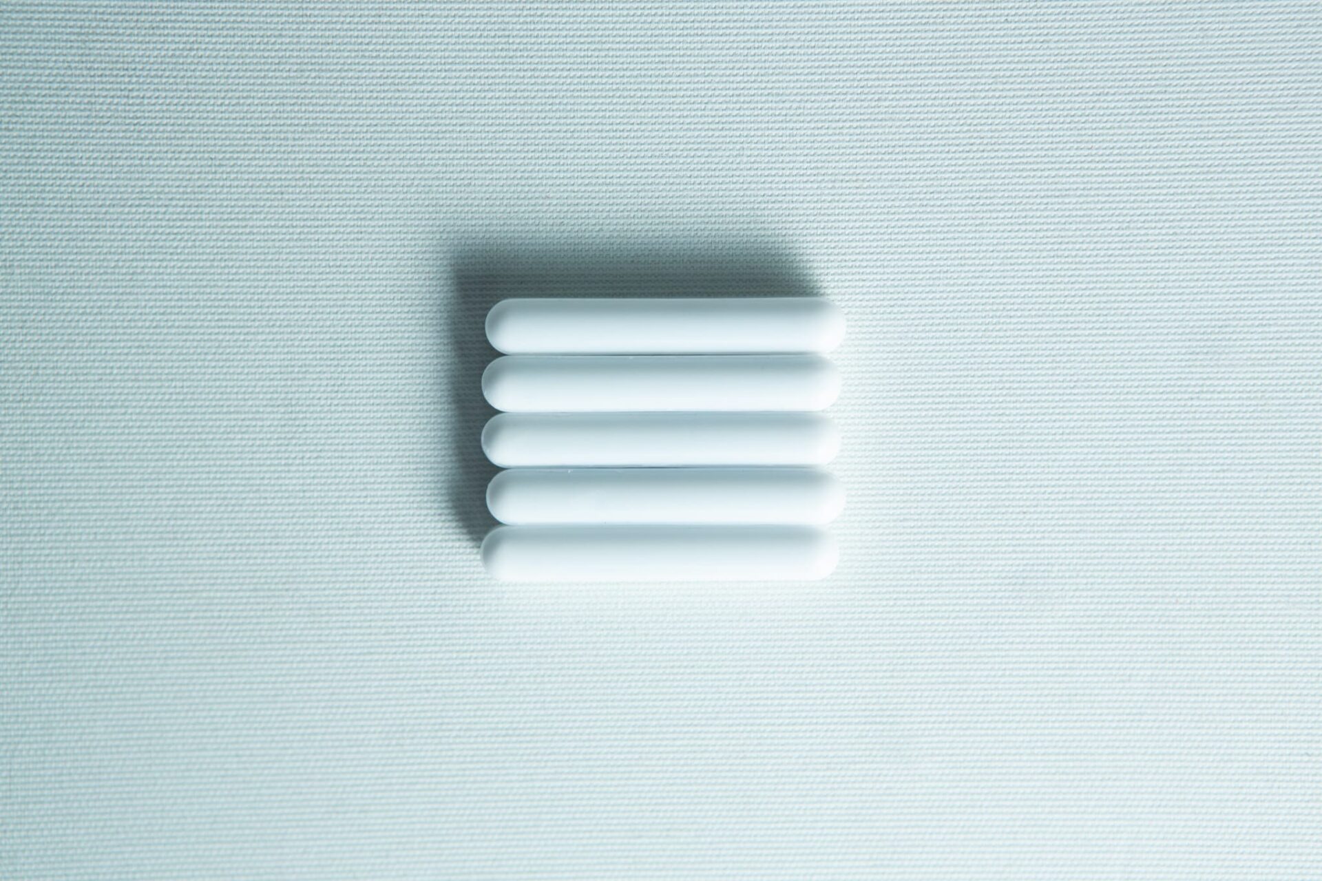 Magnetic Stirrer Bar 5 pc 8*50mm PTFE Lab Spinner Cylinder White 1 Five white Magnetic Stirrer Bars (8×50mm PTFE Lab Spinner Cylinders) are aligned horizontally on a light textured background.
