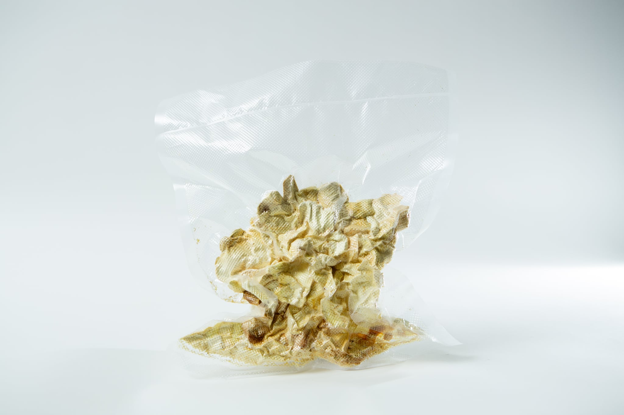 Australian grown Freeze Dried Lions Mane Mushroom (Whole) 4 A vacuum-sealed bag of Freeze-Dried Mushroom Lion’s Mane displayed against a plain white background.